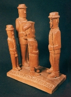 Fra musica, balli e scultura dl legno.