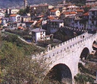 Drago nero o drago rosso? / La leggenda del ponte del diavolo Drago nero o drago rosso? / La leggenda del ponte del diavolo