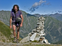 Vivo in valle di ViùChe ci faccio qui? Respiro aria pulita, bevo acqua buona, lavoro e vivo nel silenzio Vivo in valle di ViùChe ci faccio qui? Respiro aria pulita, bevo acqua buona, lavoro e vivo nel silenzio