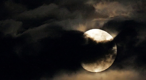 Lunga è la notte