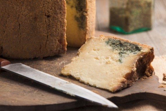 Saperi e Sapori in Valle Grana: Il Castelmagno