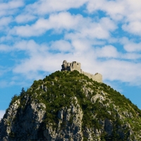 Raccolta firme per mantenere il nome Castelli catari